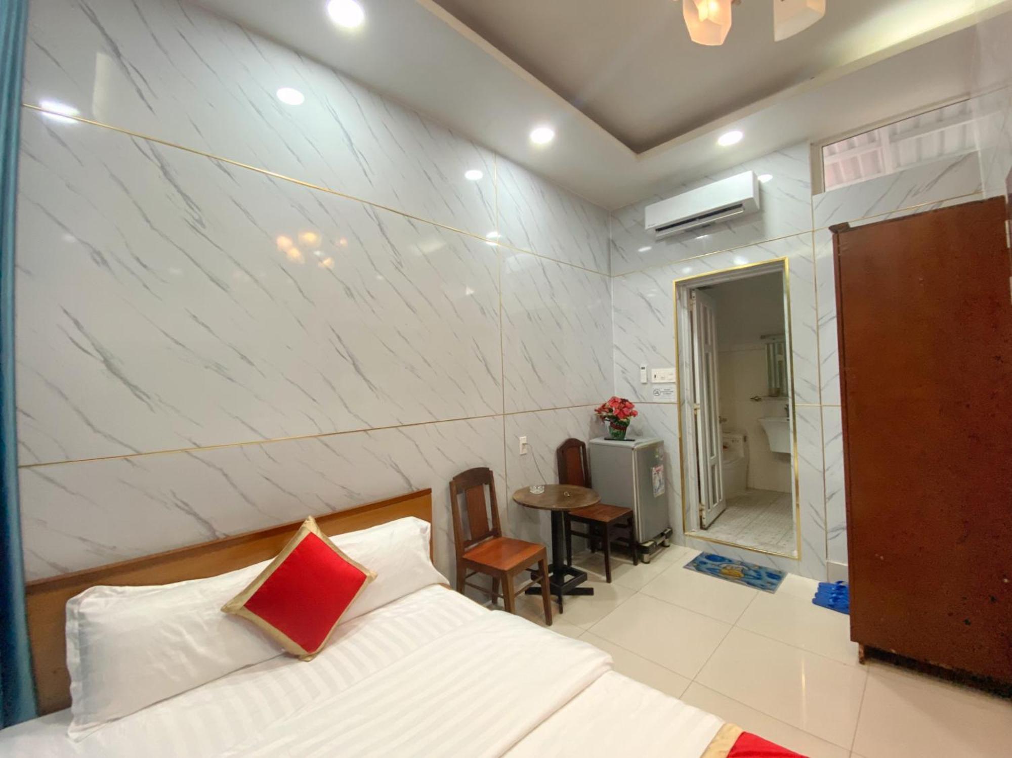 Lucky Hotel 胡志明市 外观 照片