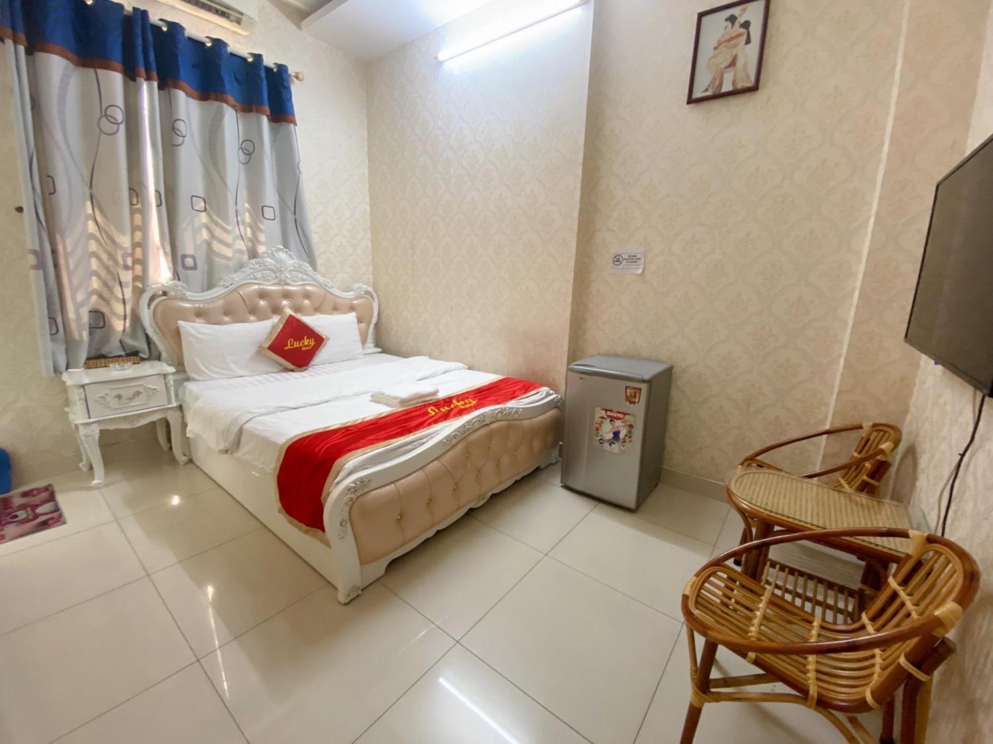 Lucky Hotel 胡志明市 外观 照片