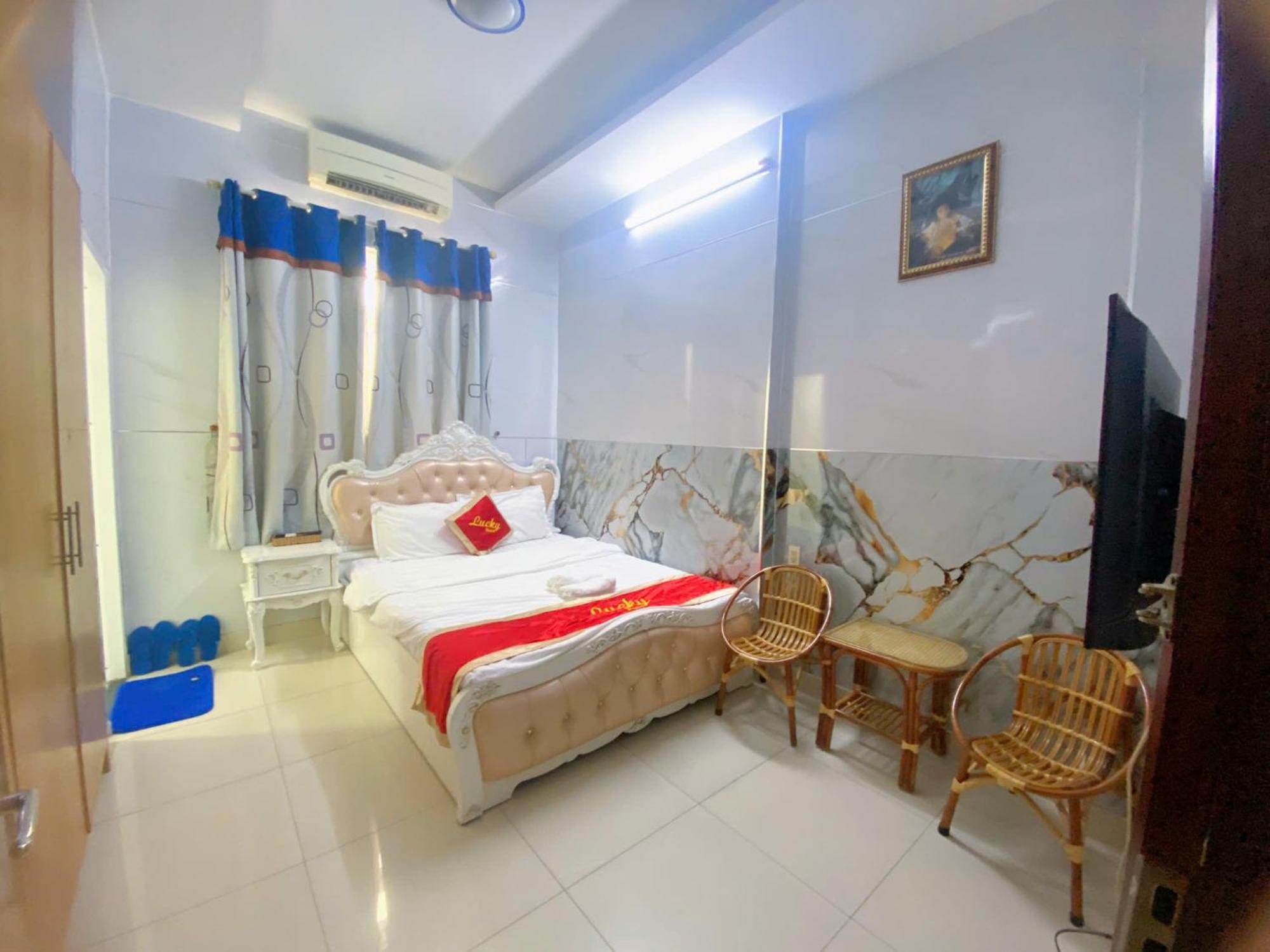 Lucky Hotel 胡志明市 外观 照片